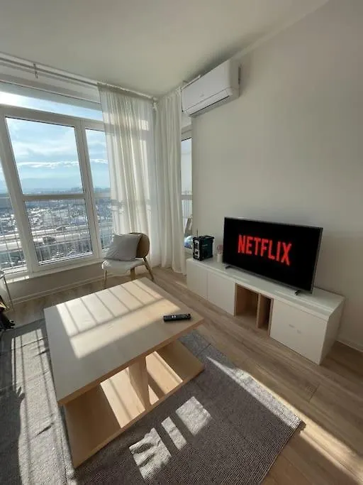 Modern Sunny & Airy Apt In Business Area & Airport Parking Spot Διαμέρισμα Σόφια