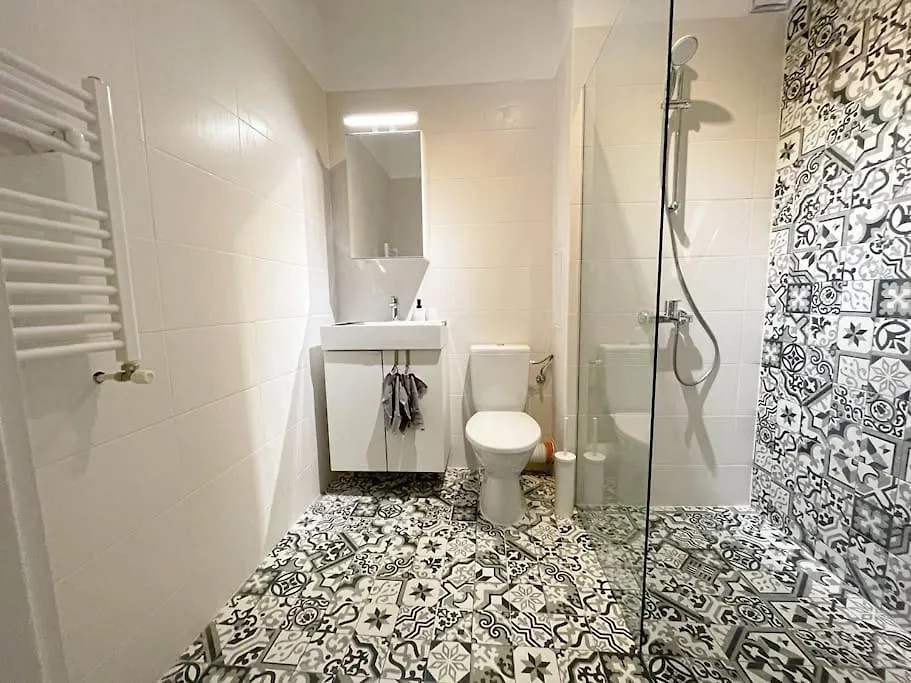 Modern Sunny & Airy Apt In Business Area & Airport Parking Spot Διαμέρισμα Σόφια